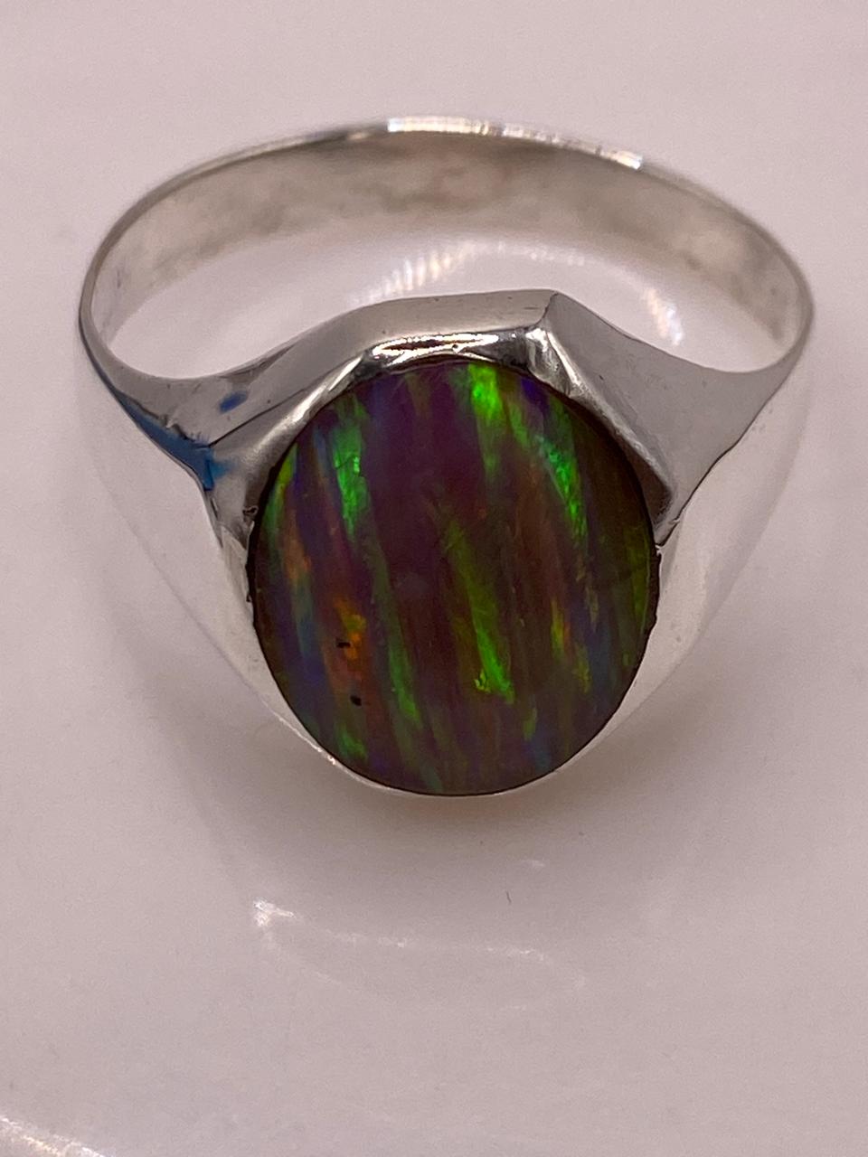 Anillo de Ópalo de Fuego Ovalado en Plata Ley 950, vista posterior