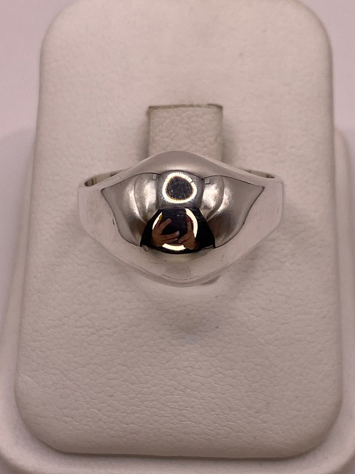 Anillo Orgánico de Plata Ley .925, vista de detalle