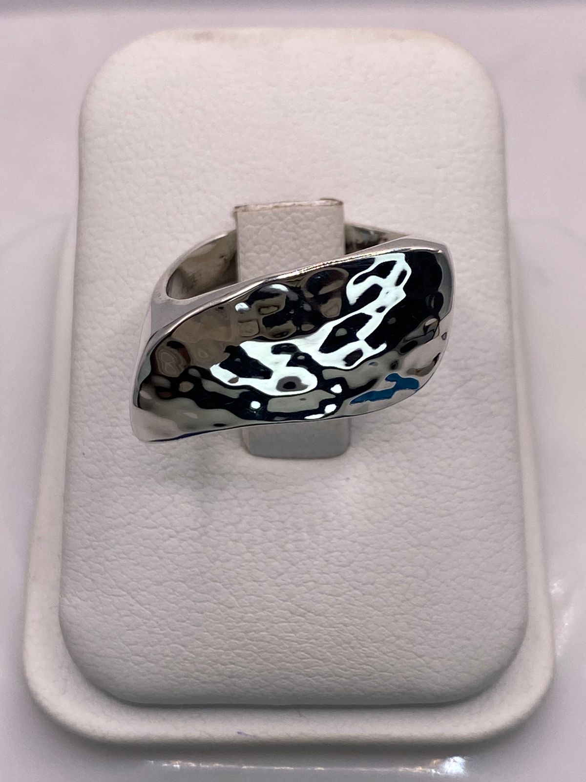 Anillo Orgánico Asimétrico en Plata .925, sello de autenticidad Plata Ley .925