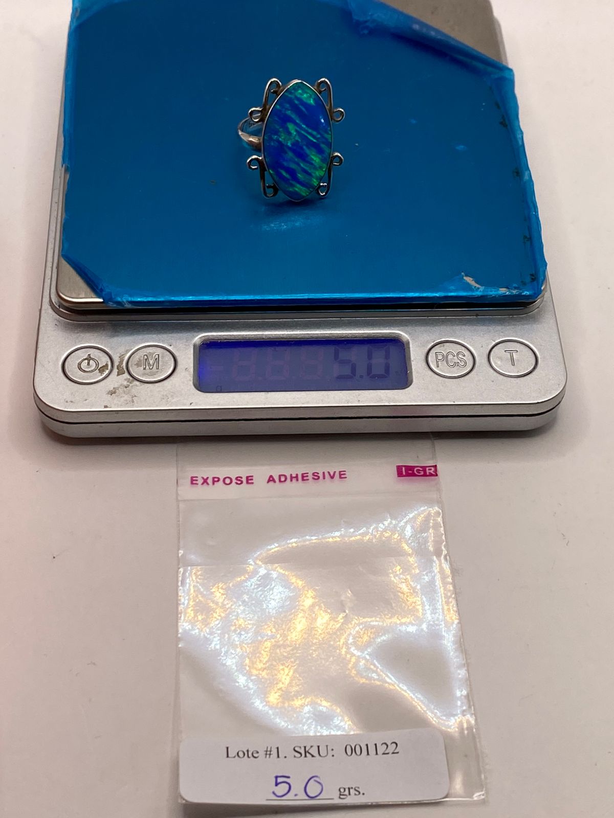 Anillo Ovalado Ajustable con Ópalo de Fuego en Plata .925, peso en gramos (báscula)