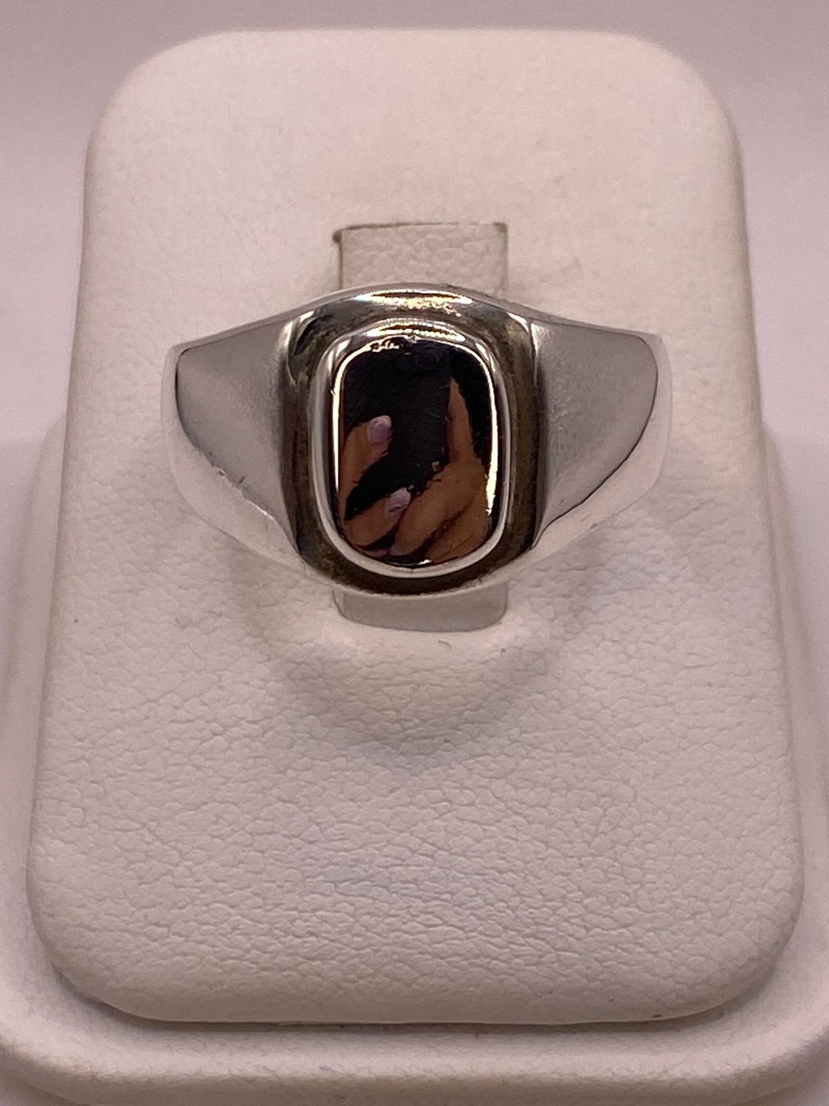 Anillo Ovalado Liso de Plata Ley .925 — ángulo diagonal