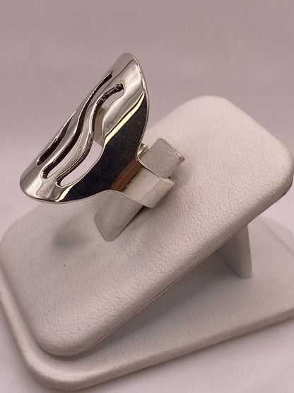 Anillo Ovalado Ondas en Plata .925, vista lateral