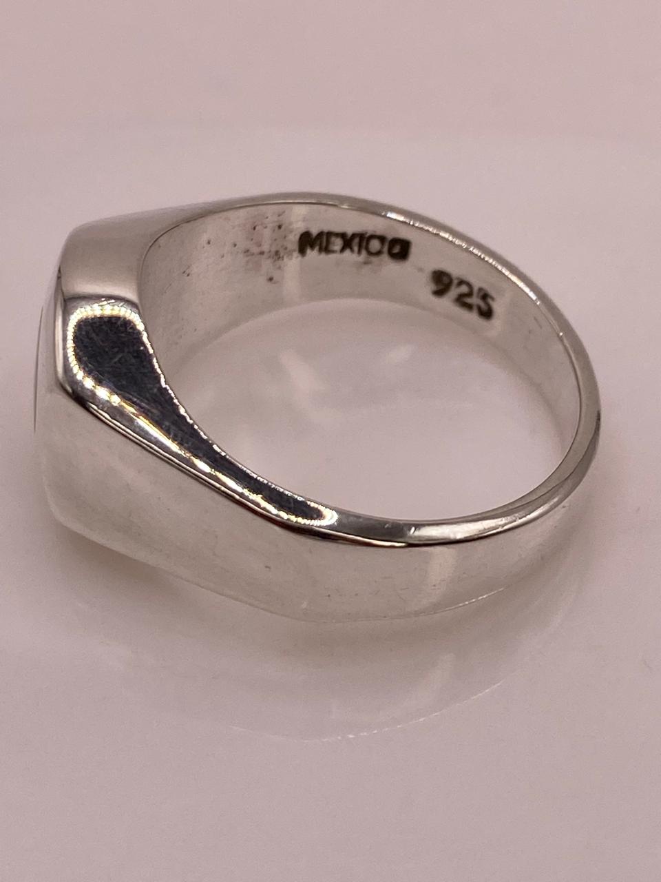 Anillo Ovalado con Ópalo de Fuego Multicolor en Plata .925, sello de autenticidad Plata Ley .925