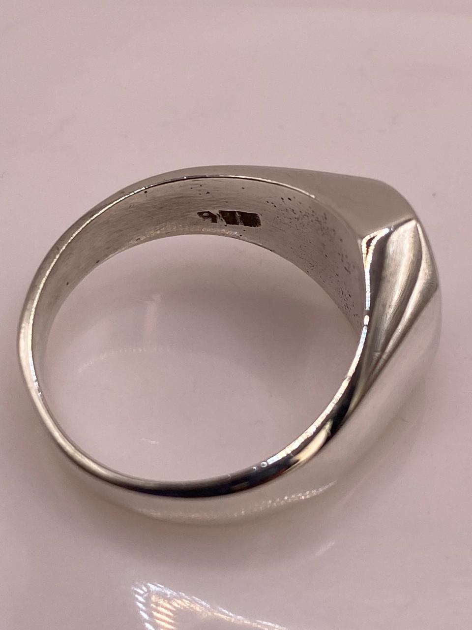 Anillo Ovalado con Ópalo de Fuego Verde en Plata .925, sello de autenticidad Plata Ley .925