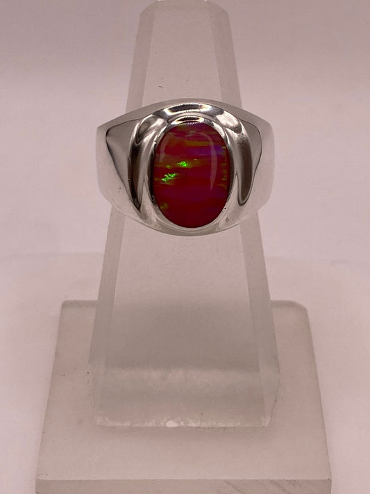 Anillo Ovalado Plata Ley 925 con Piedra Ópalo de Fuego en báscula mostrando peso