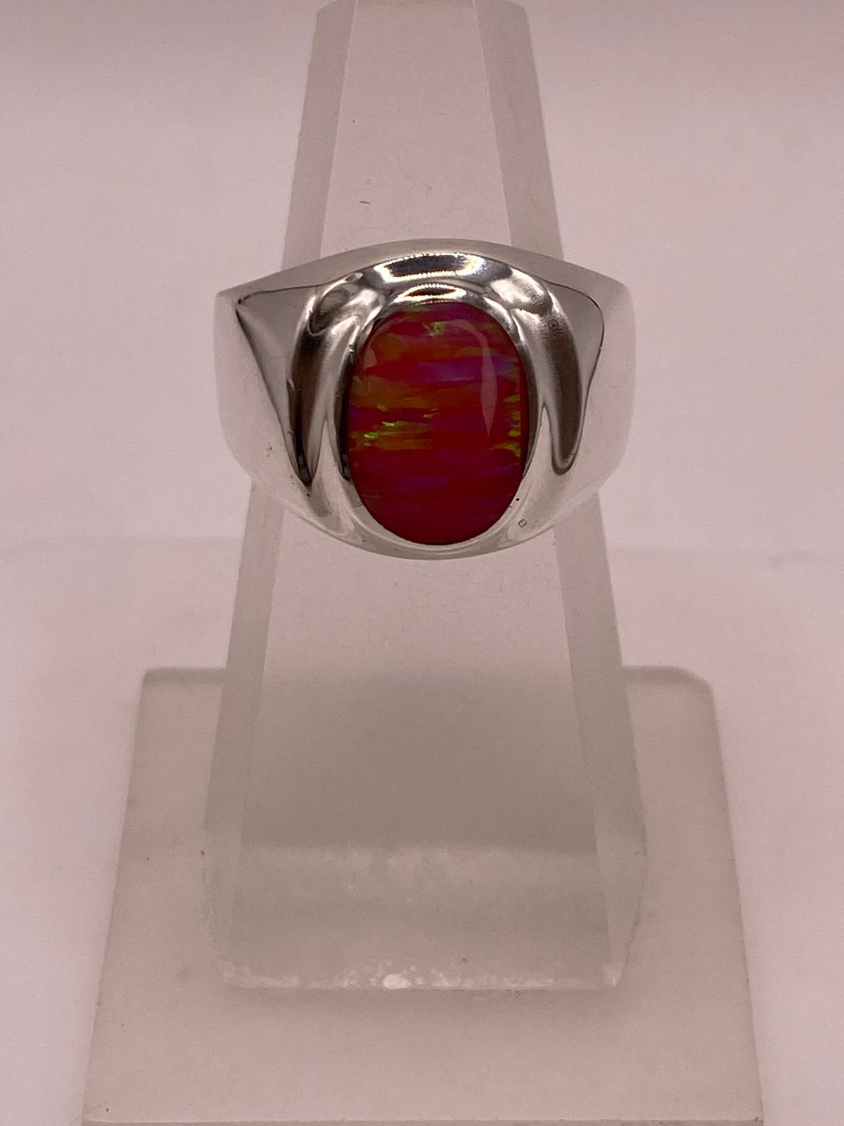 Anillo Ovalado Plata Ley 925 con Piedra Ópalo de Fuego, vista superior
