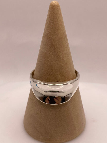 Anillo Ovalado de Plata Ley .925, vista frontal