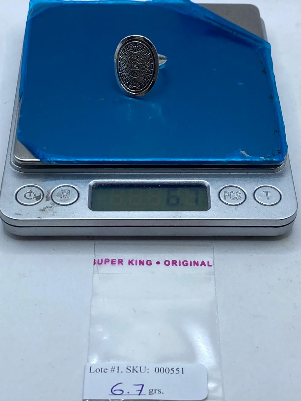 Anillo Ovalado Calendario Azteca en Plata .925 – Diseño Piedra del Sol, peso en gramos (báscula)