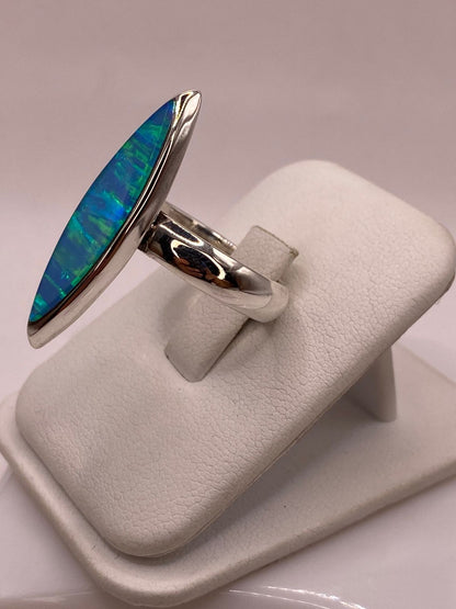 Anillo Ovalado (marquise) con Ópalo de Fuego Azul‑verde en Plata .925, vista frontal