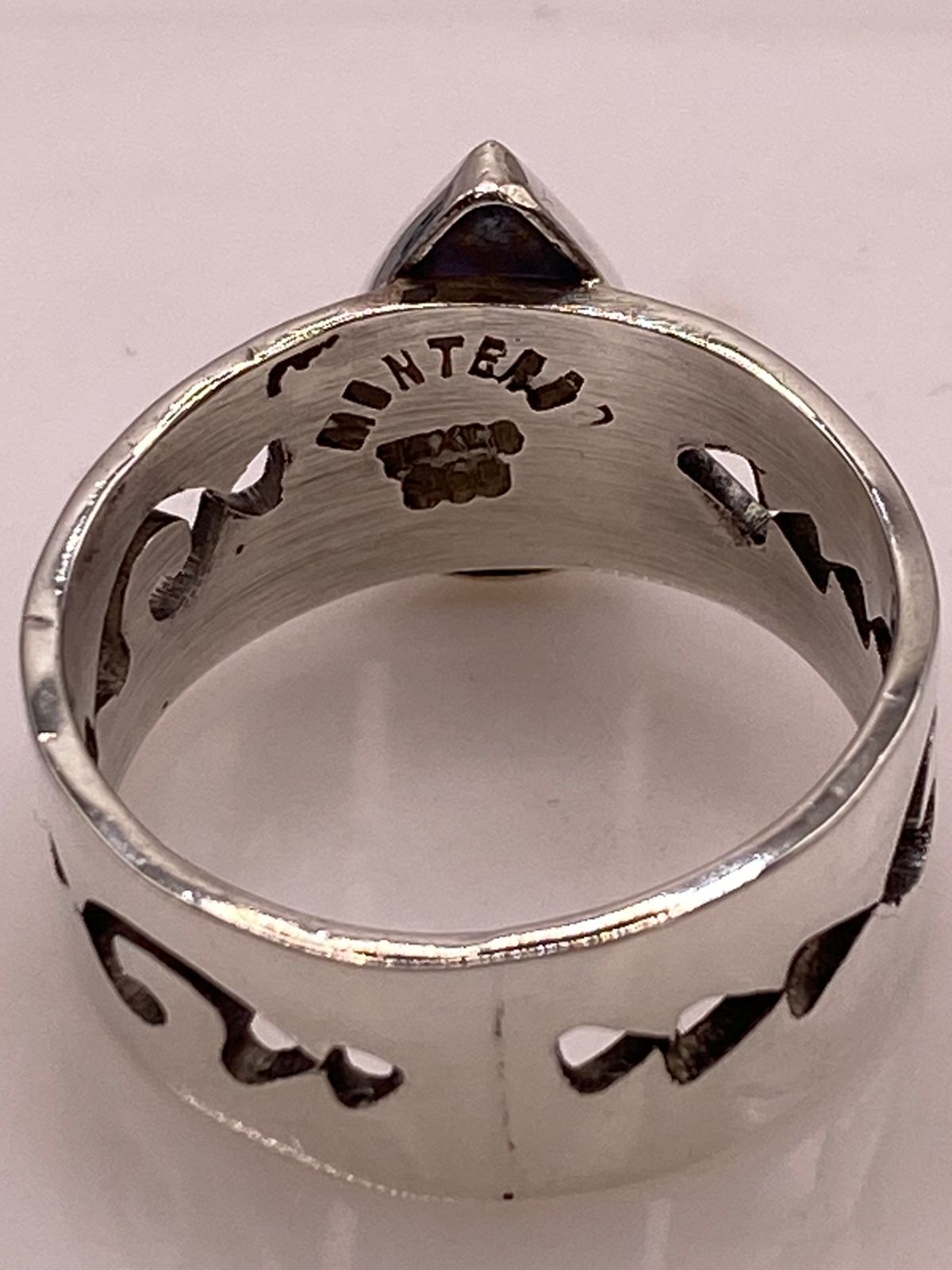 Anillo con Piedra Ópalo de Fuego en Forma de Gota en Plata Ley 950, sello de autenticidad Plata Ley .925