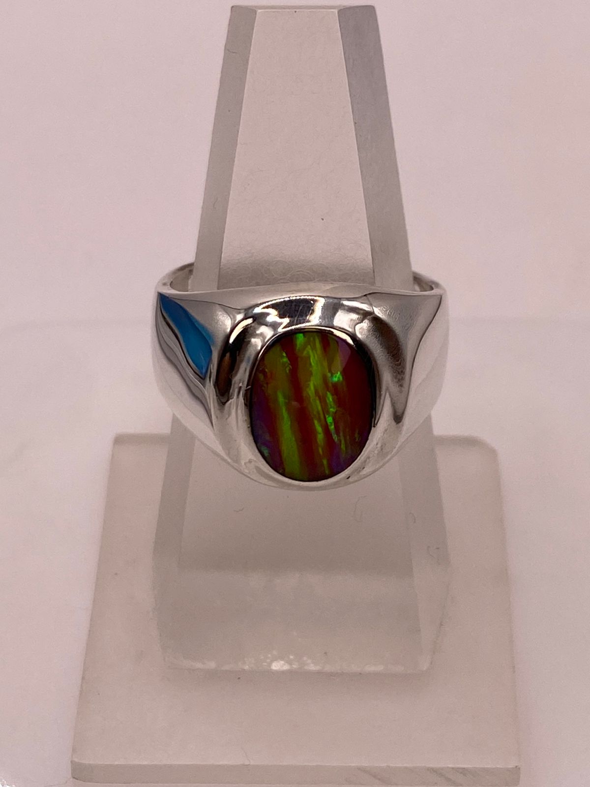 Anillo con Piedra Ópalo de Fuego Ovalada Rosa‑verde‑amarillo en Plata Ley 925, vista de detalle