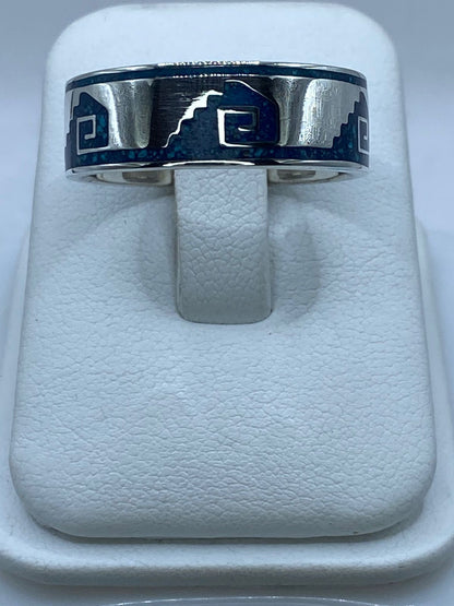 Anillo Pirámide y Greca en Plata .925 – Diseño Ancestral Mesoamericano — ángulo diagonal