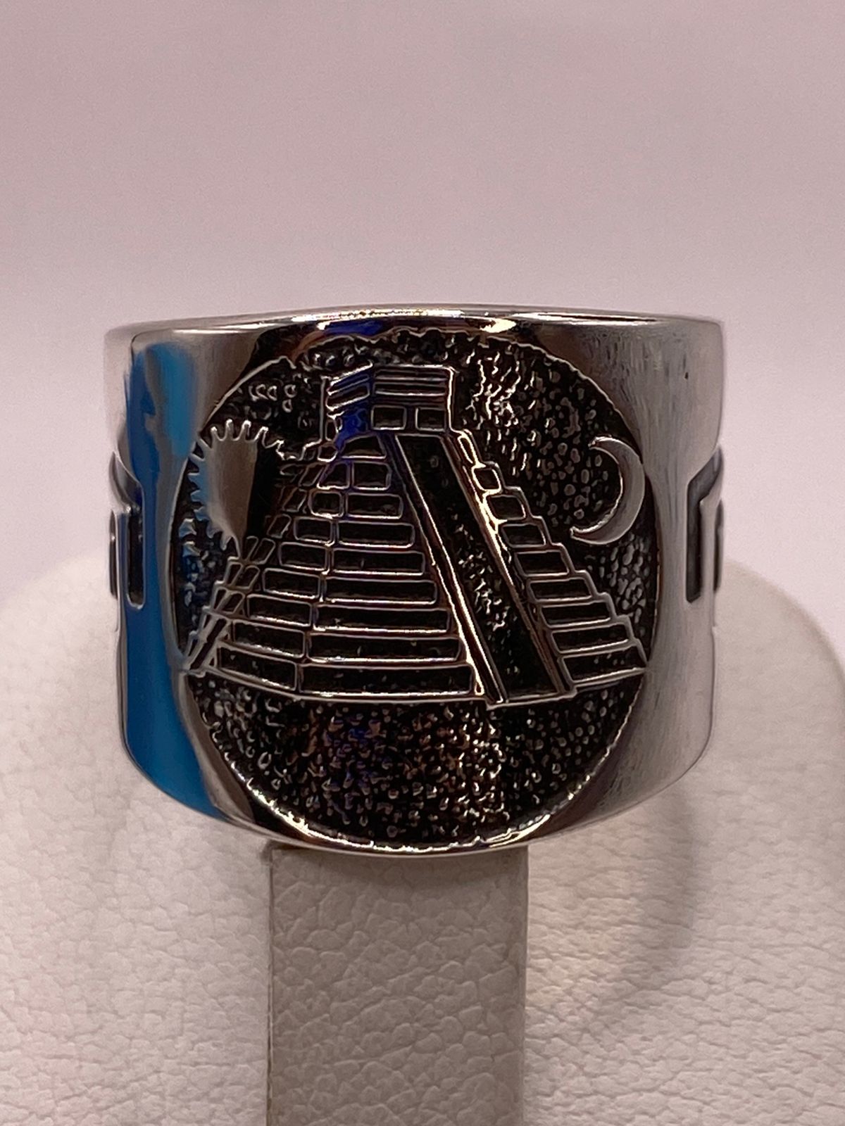 Anillo con Pirámide y Sol/luna en Plata .925 , vista de detalle