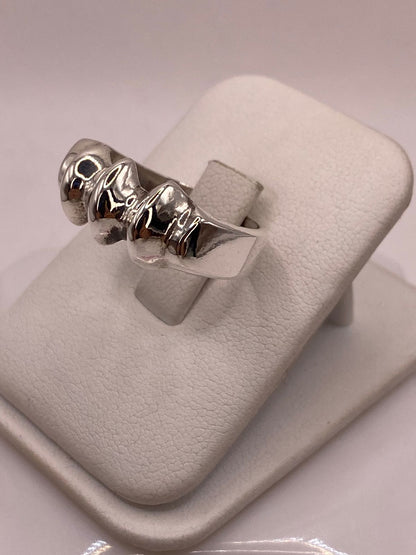 Anillo Plata .925 Diseño Ondas Elevadas, vista lateral