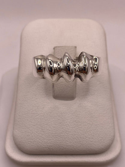 Anillo Plata .925 Diseño Ondas Elevadas, vista frontal