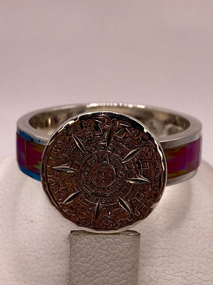 Anillo de Plata Ley 950 con Piedra Ópalo de Fuego y Diseño de Calendario Azteca, vista posterior