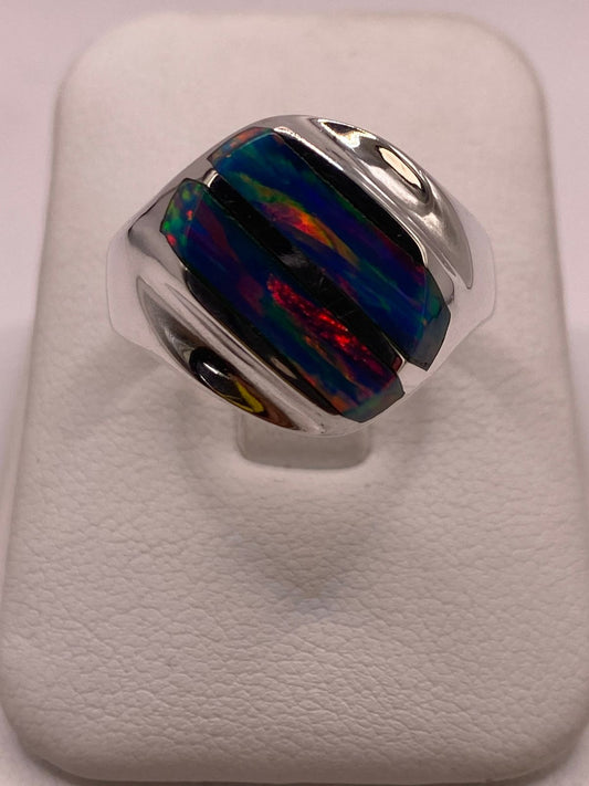 Anillo de Plata Ley 950 con Piedra Ópalo de Fuego Multicolor — ángulo diagonal