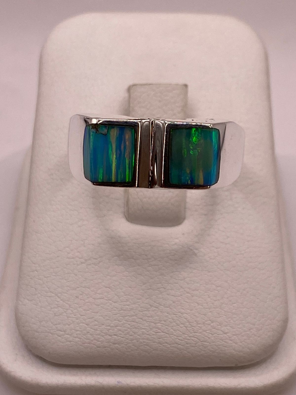 Anillo en Plata Ley 925 con Doble Incrustación de Ópalo de Fuego, vista frontal
