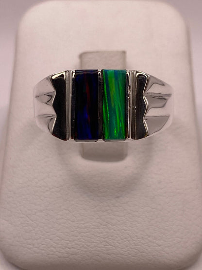 Anillo en Plata Ley 925 con Doble Incrustación de Ópalo de Fuego en báscula mostrando peso