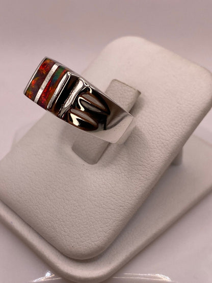 Anillo en Plata Ley 925 con Incrustación Vertical de Ópalo de Fuego, vista frontal