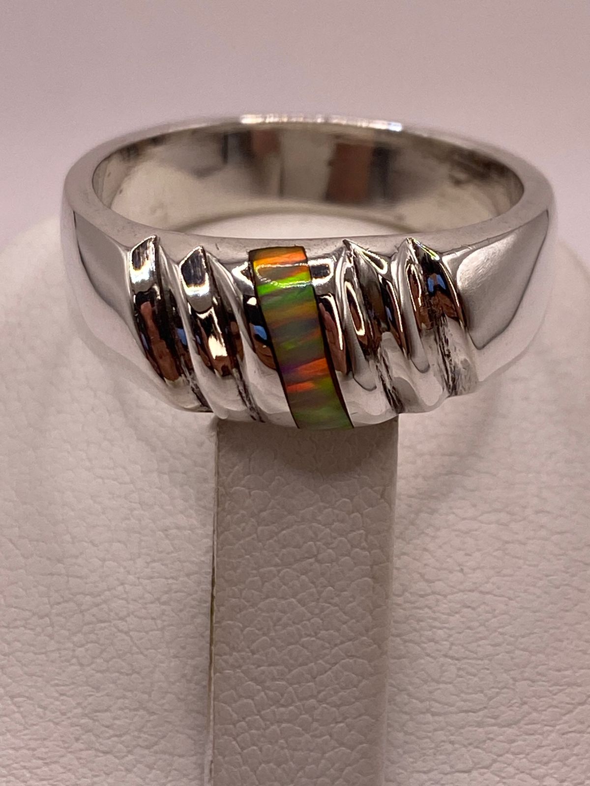 Anillo Plata Ley 925 con Ópalo de Fuego Diseño Contemporáneo, vista posterior