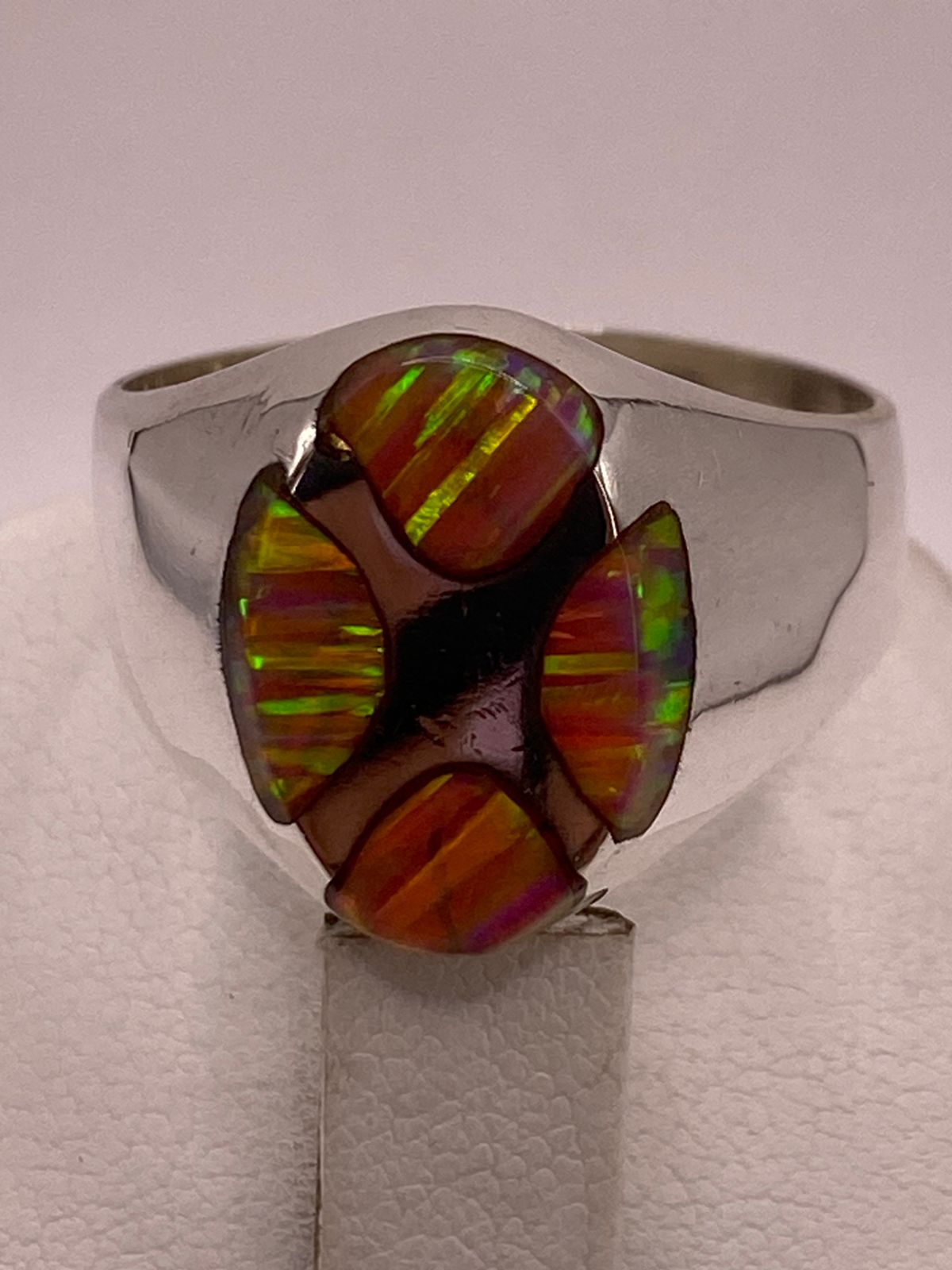 Anillo Plata Ley 925 con Ópalo de Fuego – Diseño Geométrico, sello de autenticidad Plata Ley .925