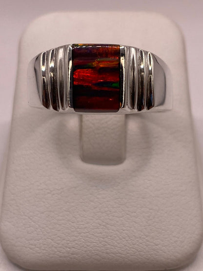 Anillo Plata Ley 925 con Ópalo de Fuego Diseño Moderno en báscula mostrando peso
