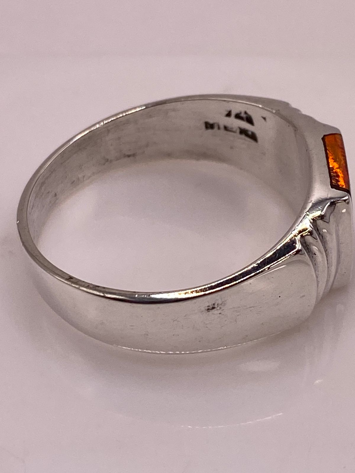 Anillo Plata Ley 925 con Ópalo de Fuego Diseño Moderno, sello de autenticidad Plata Ley .925