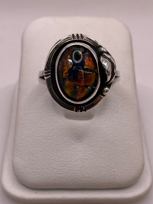 Anillo Plata Ley 925 con Ópalo de Fuego Diseño Ovalado Artesanal — ángulo diagonal
