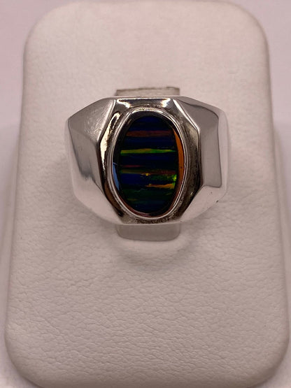 Anillo en Plata Ley 925 con Ópalo de Fuego Diseño Ovalado Moderno, vista de detalle