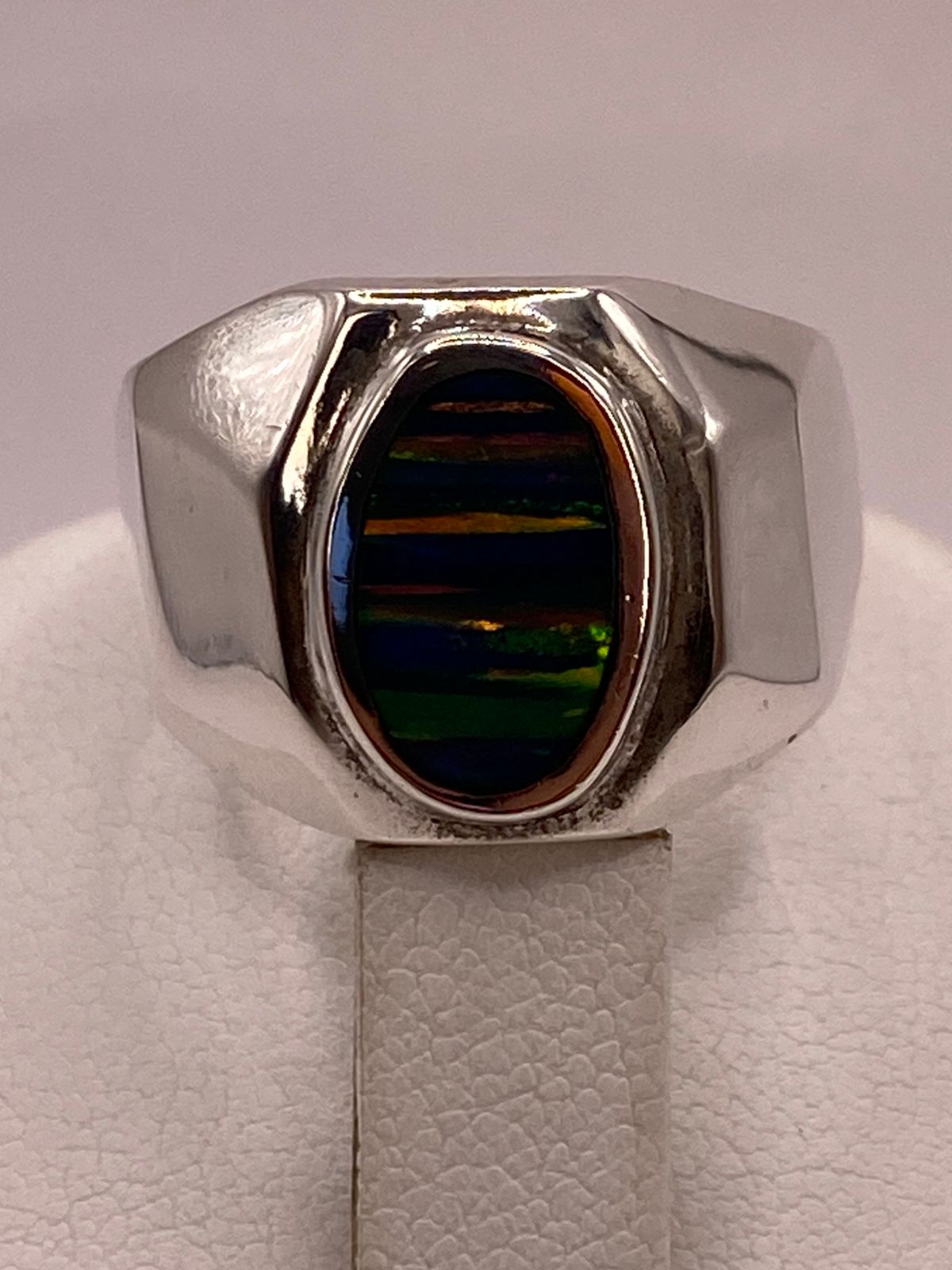Anillo en Plata Ley 925 con Ópalo de Fuego Diseño Ovalado Moderno, vista superior