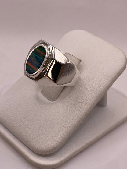 Anillo en Plata Ley 925 con Ópalo de Fuego Diseño Ovalado Moderno, vista frontal