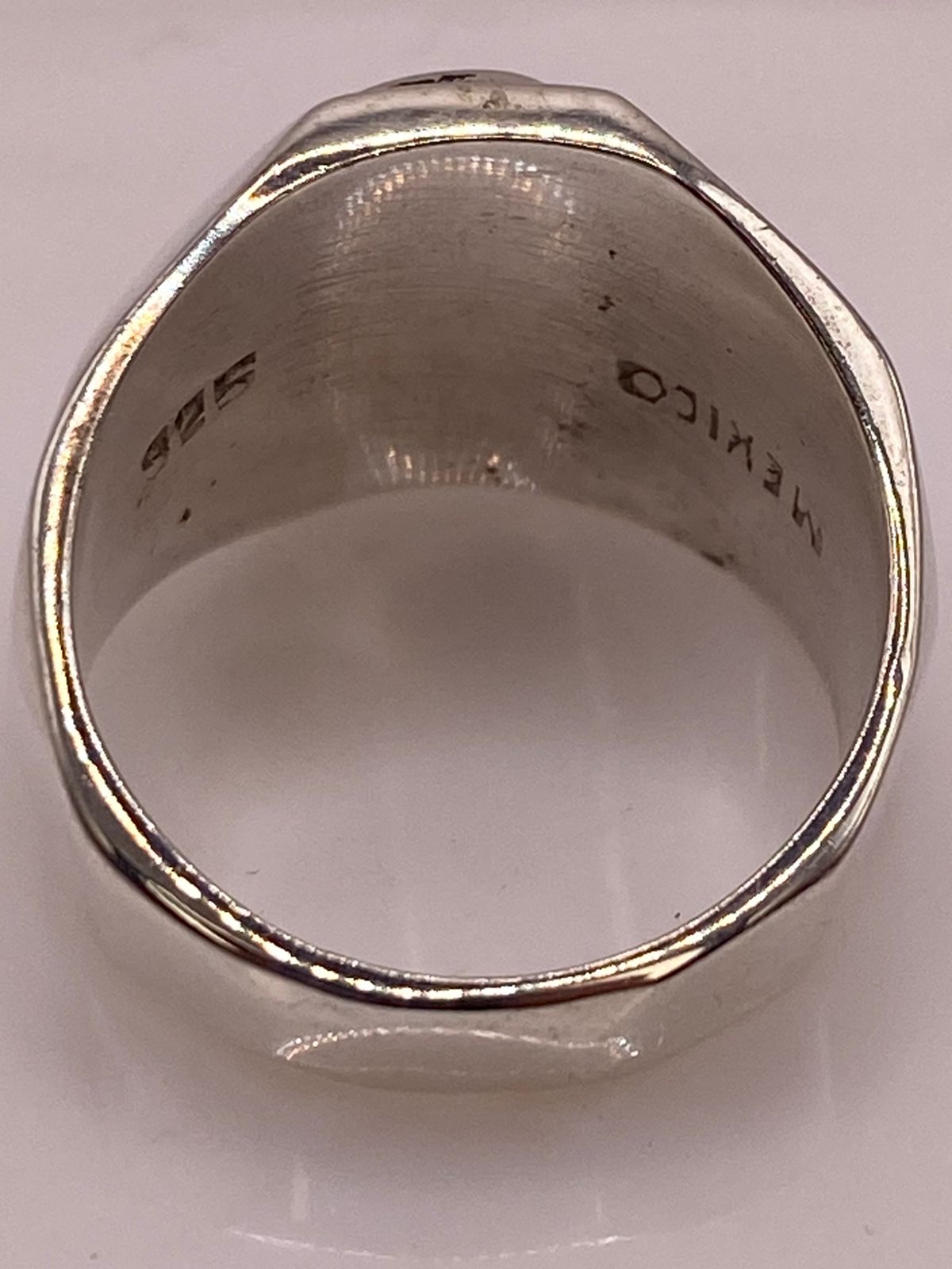 Anillo en Plata Ley 925 con Ópalo de Fuego Diseño Ovalado Moderno, sello de autenticidad Plata Ley .925