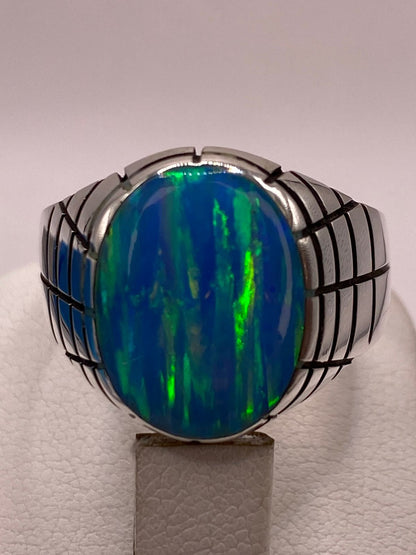 Anillo en Plata Ley 925 con Ópalo de Fuego Diseño Ovalado Segmentado, vista superior