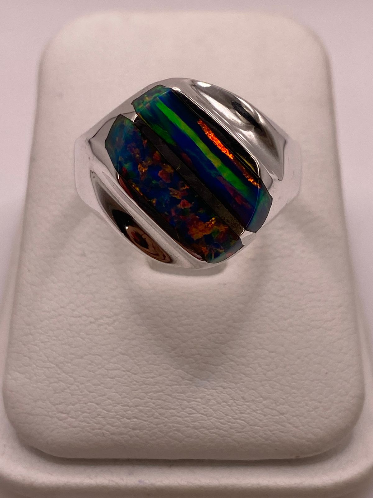 Anillo Plata Ley 925 con Ópalo de Fuego Diseño Segmentado Moderno, vista frontal