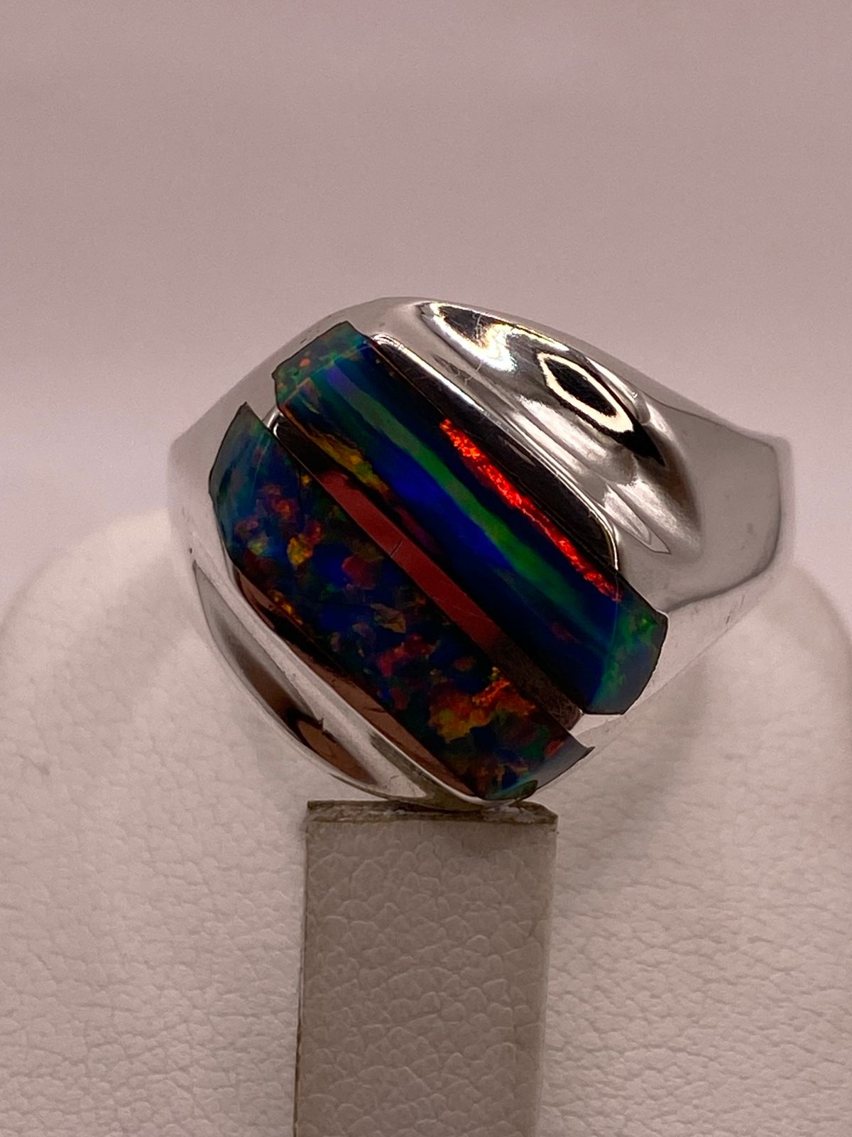 Anillo Plata Ley 925 con Ópalo de Fuego Diseño Segmentado Moderno, sello de autenticidad Plata Ley .925