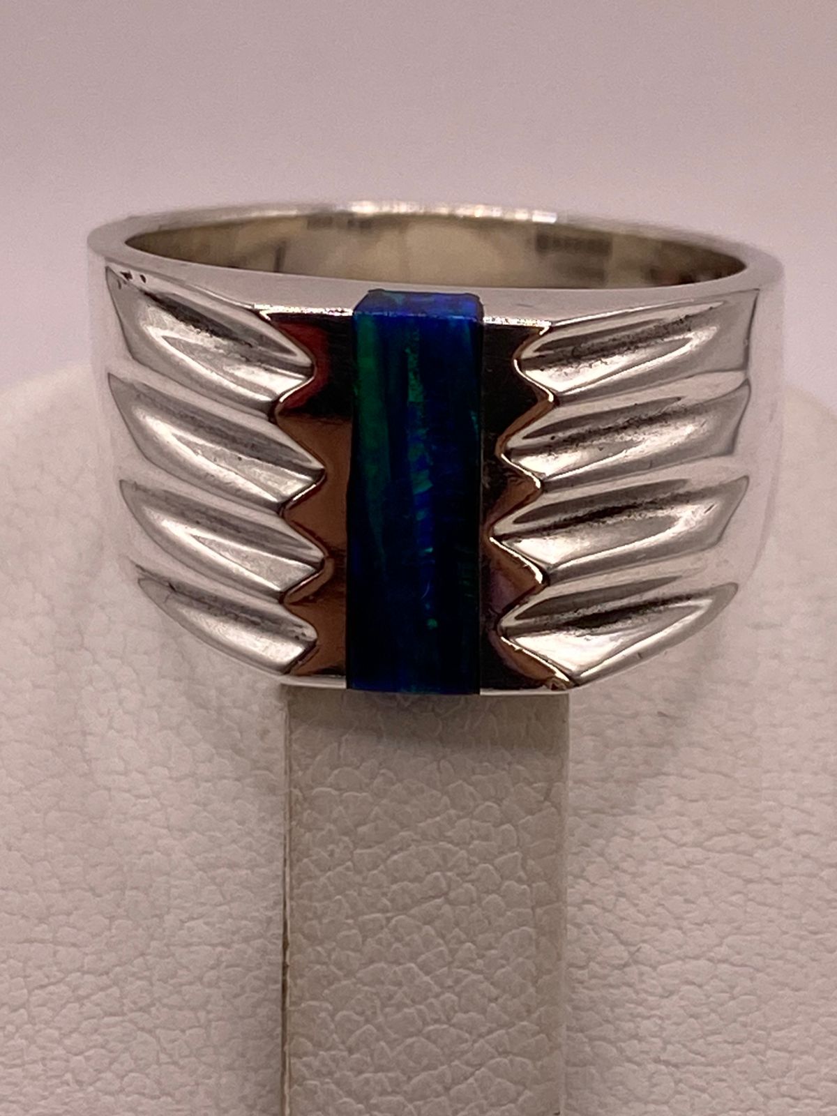 Anillo Plata Ley 925 con Ópalo de Fuego Diseño Contemporáneo Incrustación Vertical, vista superior