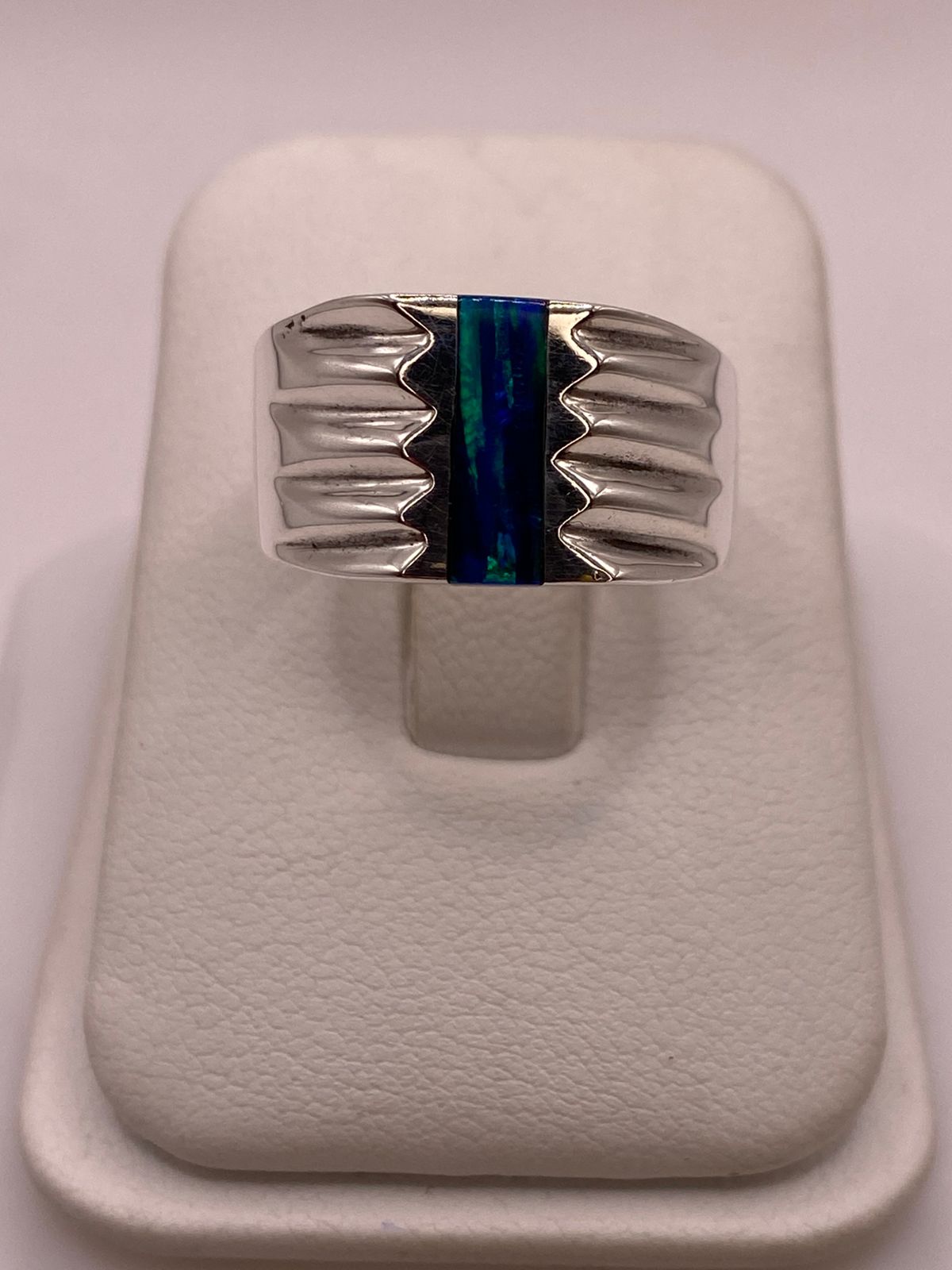 Anillo Plata Ley 925 con Ópalo de Fuego Diseño Contemporáneo Incrustación Vertical, vista frontal