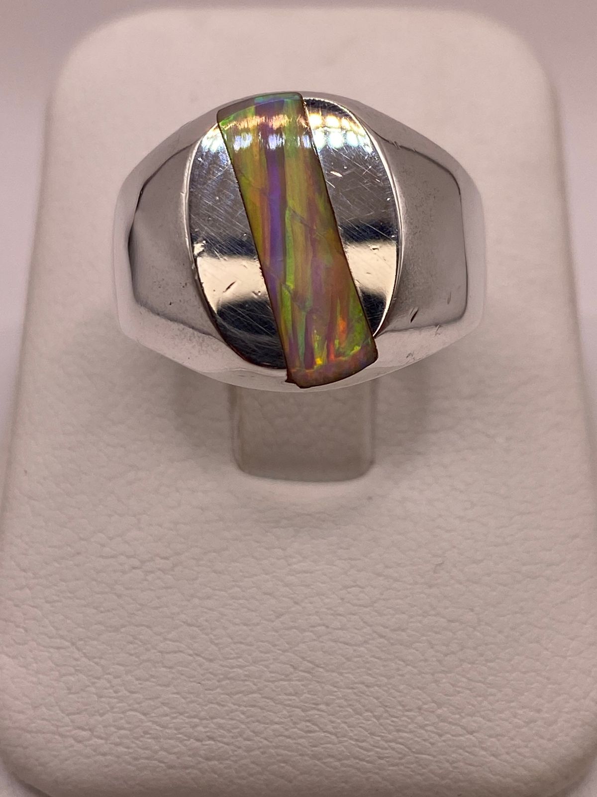 Anillo Plata Ley 925 Ópalo de Fuego Diseño Ovalado con Incrustación Diagonal, vista frontal