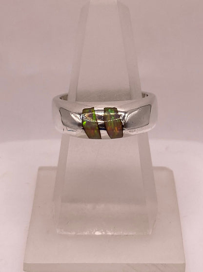 Anillo Plata Ley 925 con Ópalo de Fuego Diseño Moderno de Doble Incrustación, vista lateral