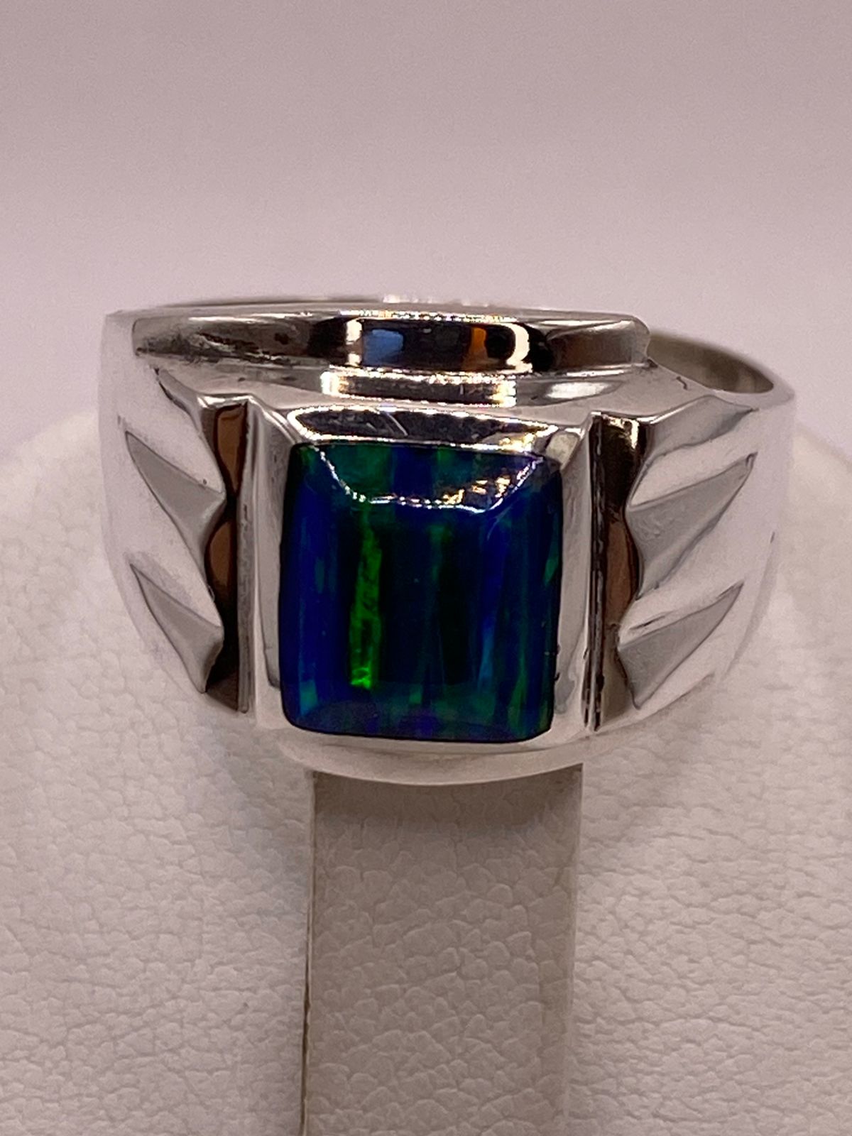 Anillo Plata Ley 925 con Ópalo de Fuego Diseño Rectangular Moderno, vista de detalle