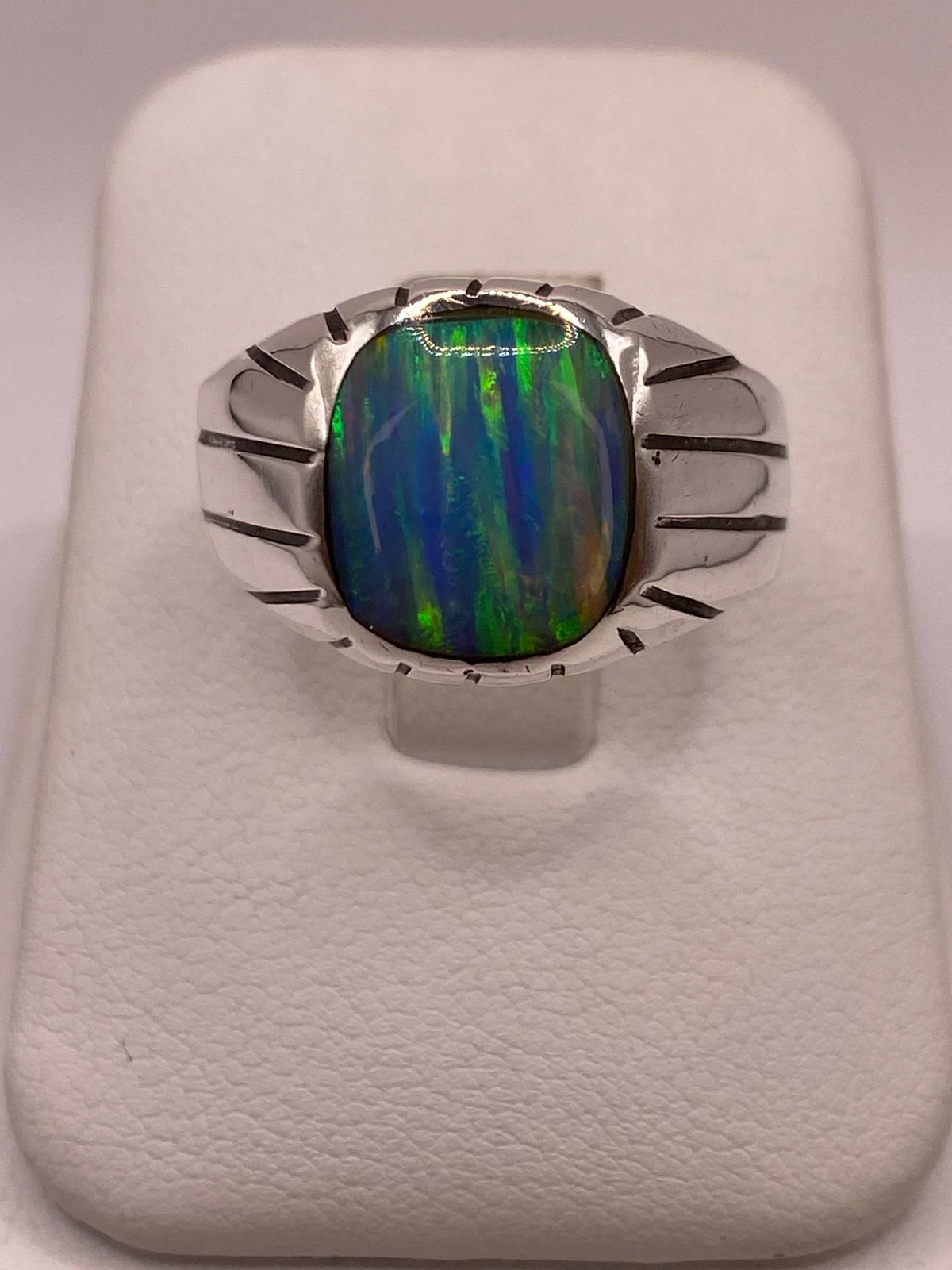 Anillo Plata Ley 925 con Ópalo de Fuego Diseño Moderno con Incrustación — detalle de acabado