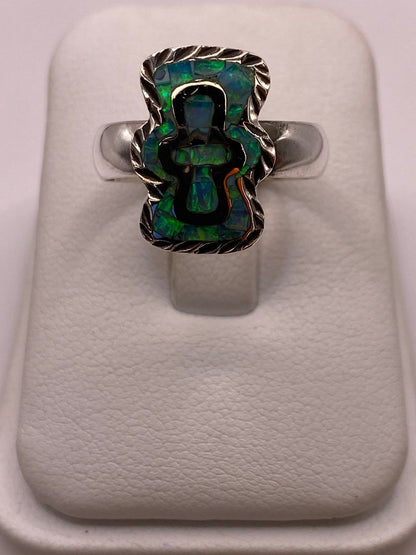 Anillo Plata Ley 950 con Ópalo de Fuego Diseño Artesanal de Cruz, vista lateral