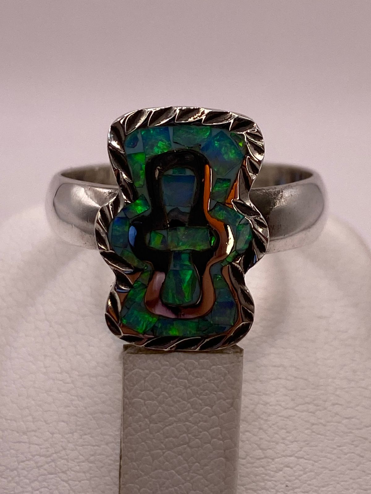 Anillo Plata Ley 950 con Ópalo de Fuego Diseño Artesanal de Cruz, sello de autenticidad Plata Ley .925