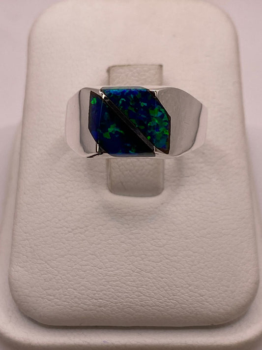Anillo Plata Ley 950 con Ópalo de Fuego Diseño Moderno con Incrustación — ángulo diagonal