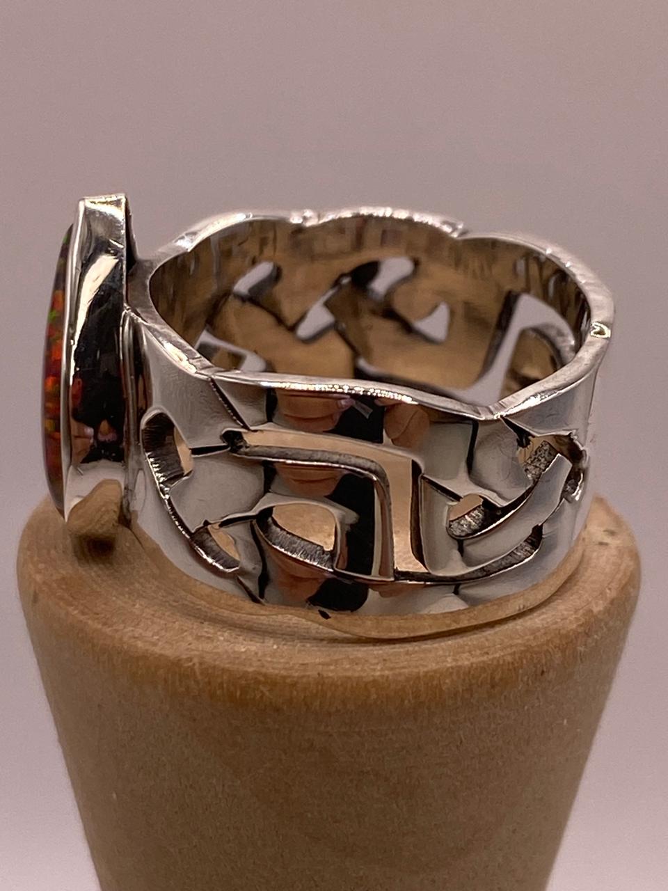 Anillo en Plata Ley 950 con Ópalo de Fuego en Forma de Gota, vista superior