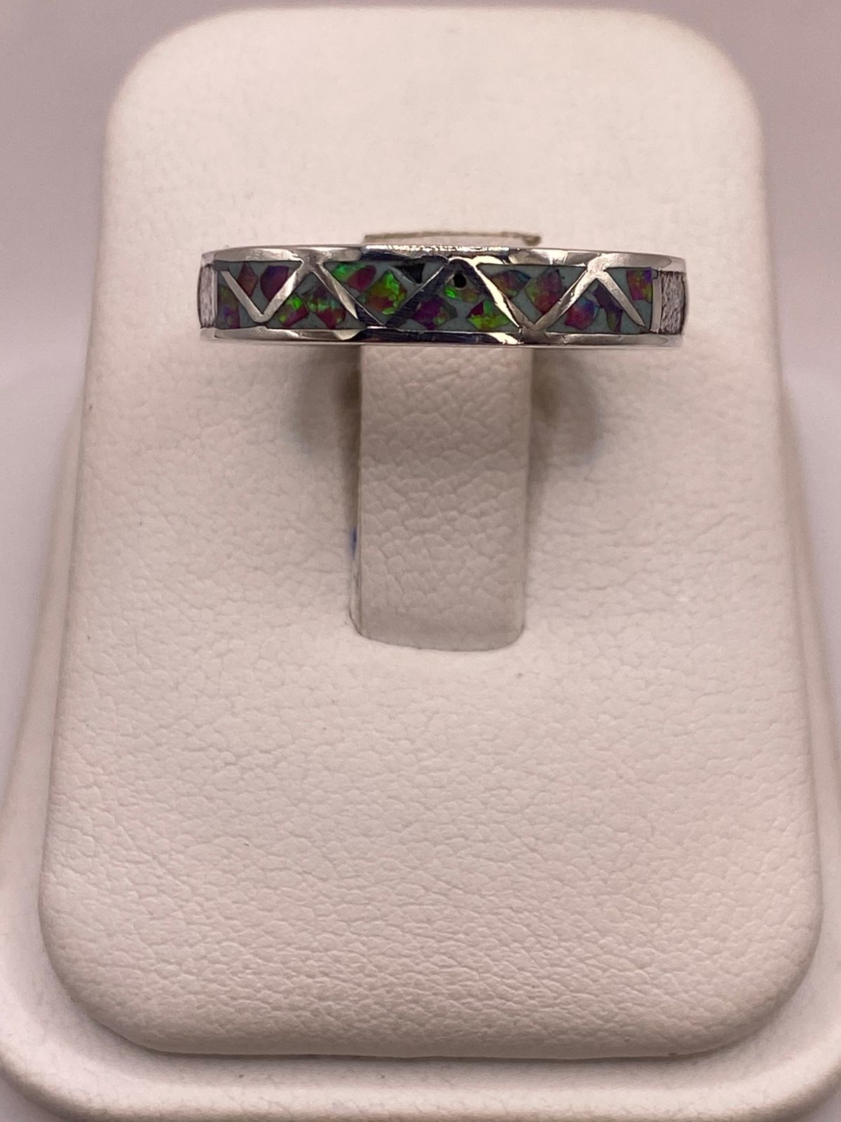 Anillo de Plata Ley 950 con Ópalo de Fuego Multicolor y Figuras Geométrica, vista frontal