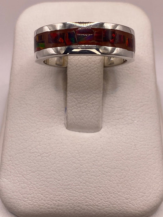 Anillo de Plata Ley 950 con Ópalo de Fuego Rojo Intenso — ángulo diagonal