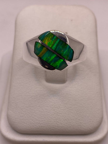 Anillo Plata Ley 950 con Ópalo de Fuego Verde Diseño Ovalado Dividido, vista frontal