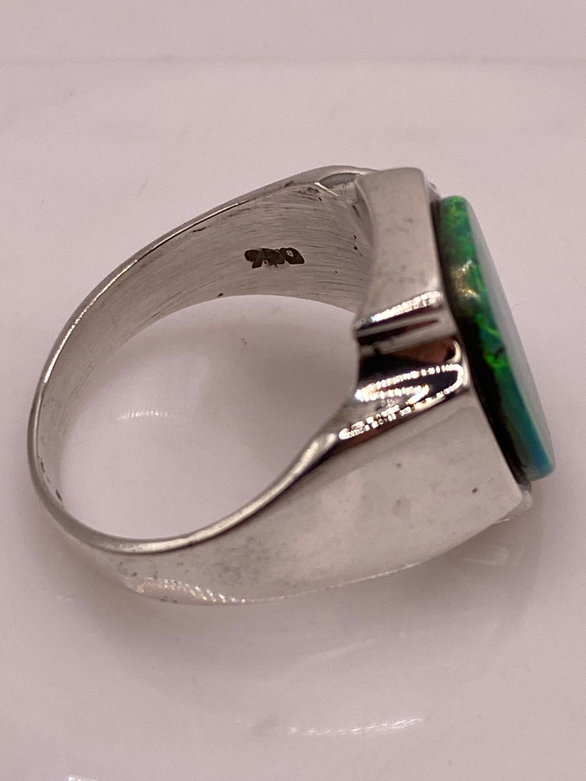 Anillo Plata Ley 950 con Ópalo de Fuego Diseño Contemporáneo, sello de autenticidad Plata Ley .925